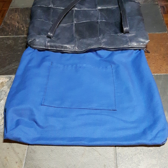 Navy blue leather tote bag - Picture 3 of 5